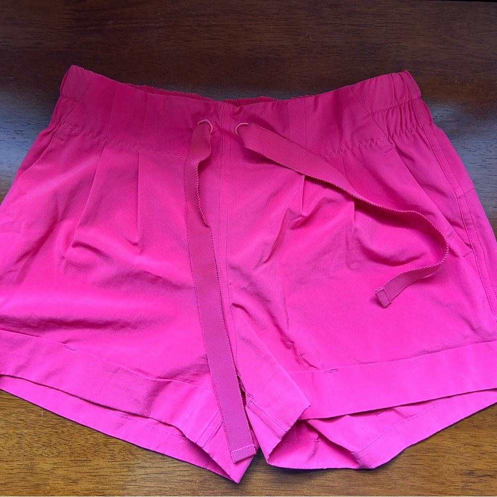 lululemon spring break away pink shorts NWOT